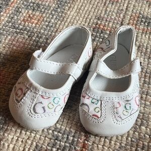 Guess White Toddler Mary Jane Shoes with Multicolor Logo